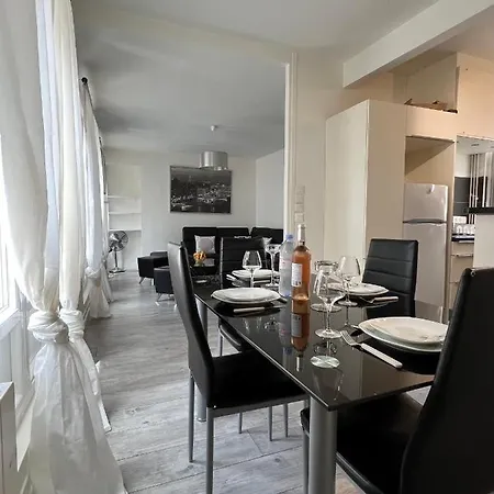 Apartment Champs Elysees 2 *