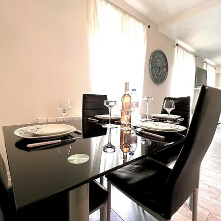 Champs Elysees 2 Apartment *