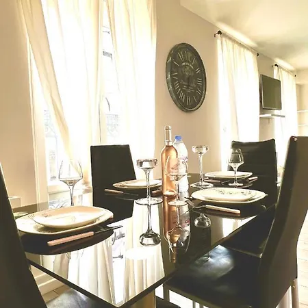 Apartment Champs Elysees 2 *