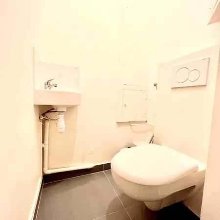 Champs Elysees 2 Apartment